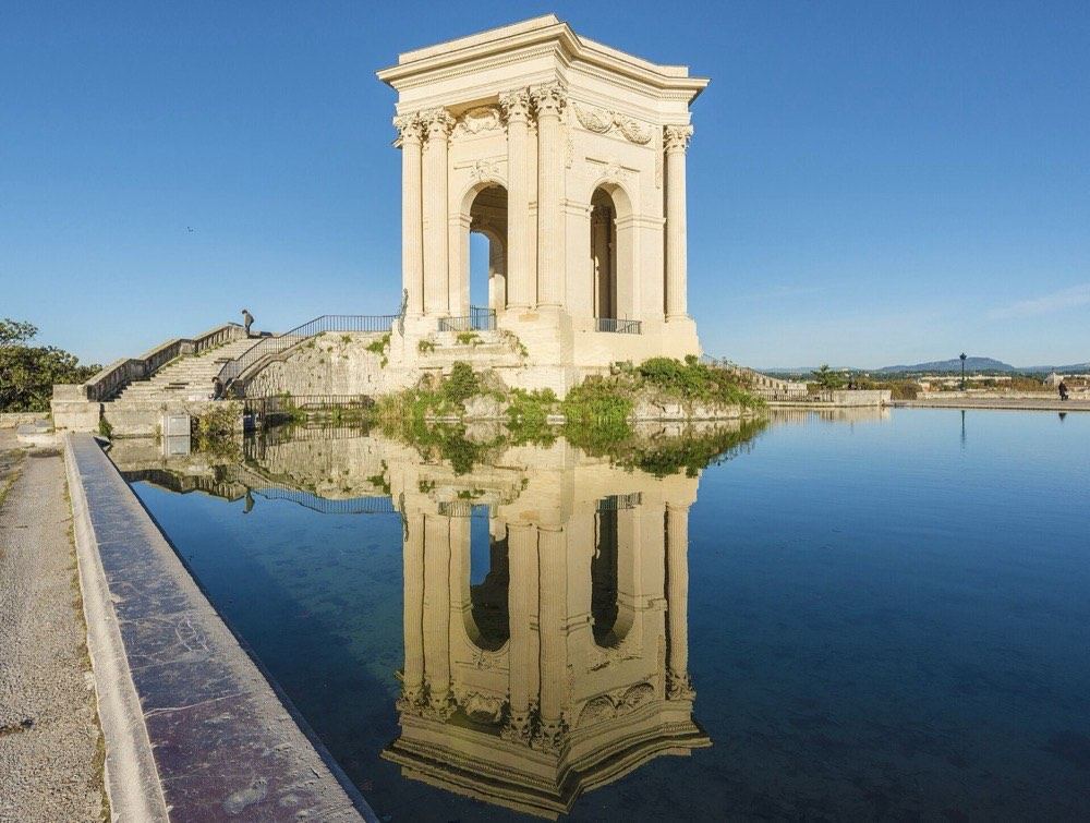 Le château d'eau du Peyrou et son bassin