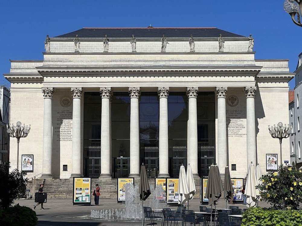 Le théâtre Graslin et sa place